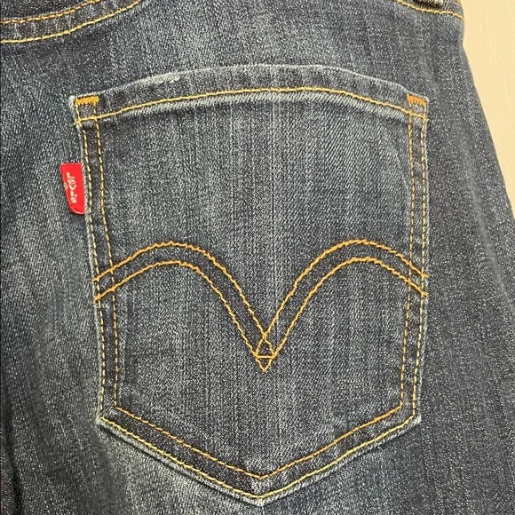 Levi's Junior’s Dark Blue Boyfriend Jeans - Picture 3 of 10